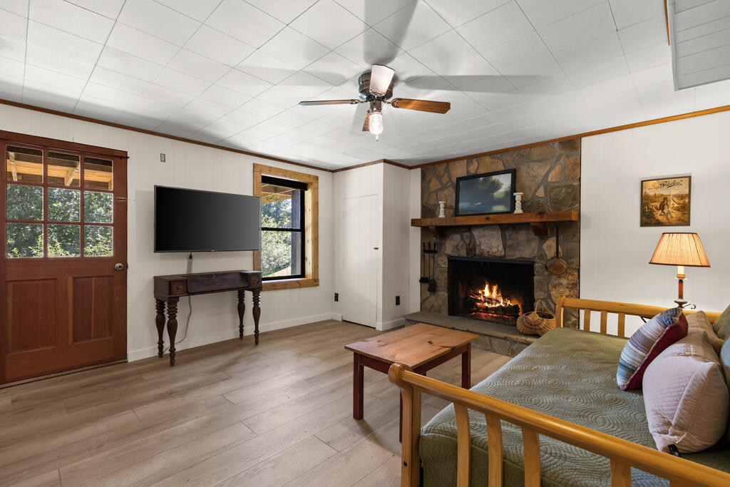 435660 Ellijay Active