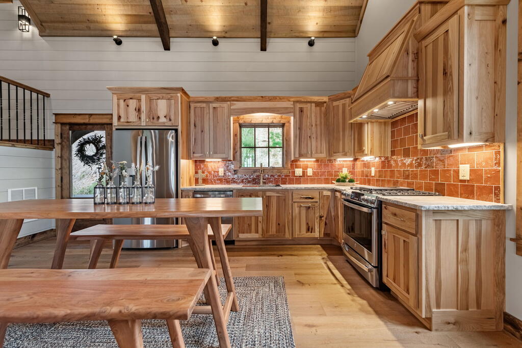 435661 Ellijay Active