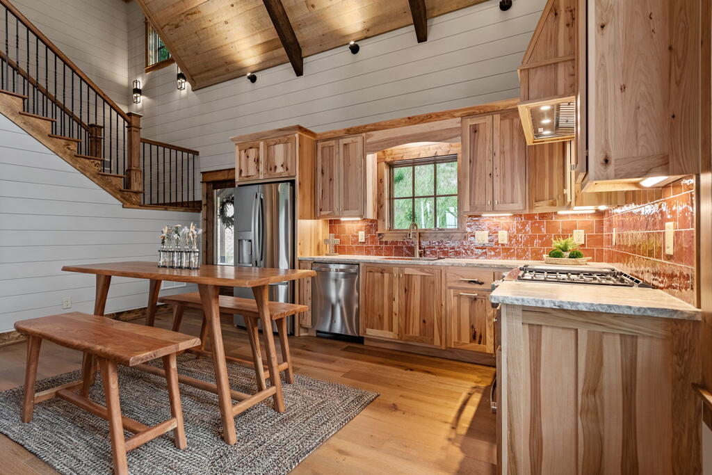 435661 Ellijay Active