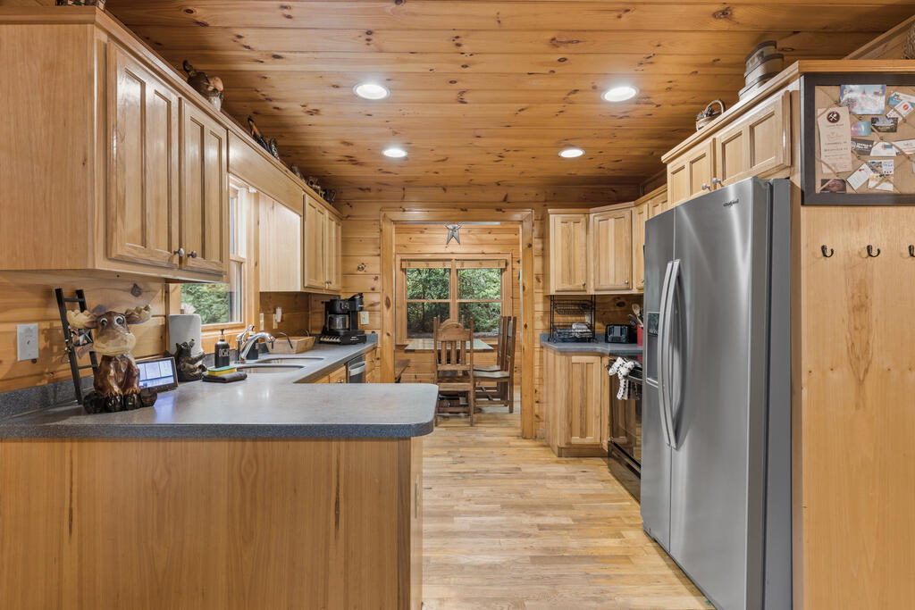 435676 Blue Ridge Active