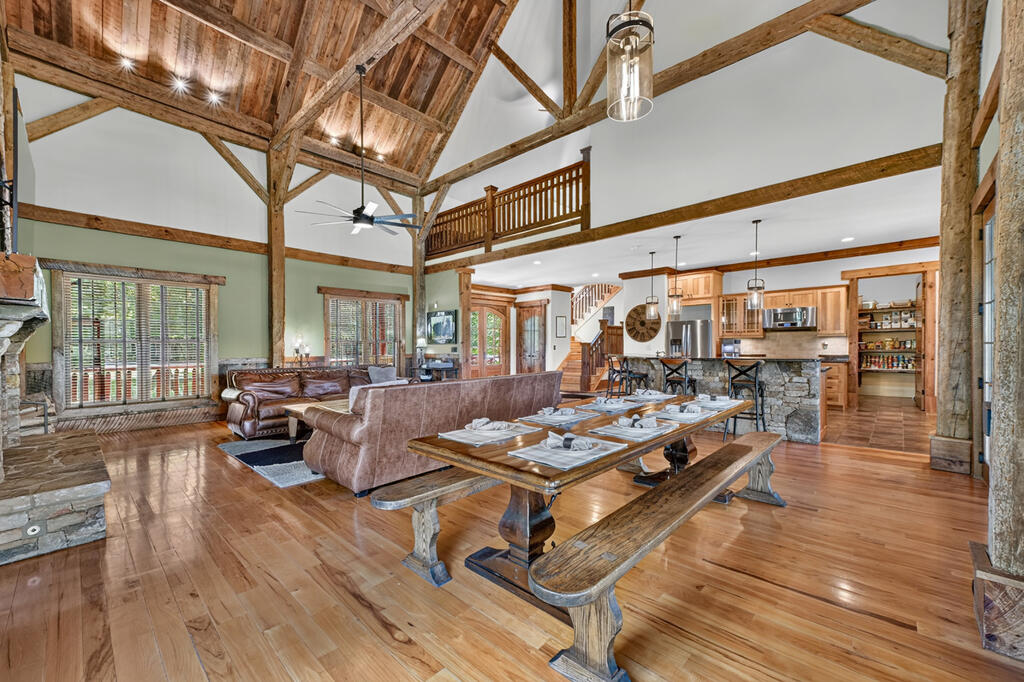 435680 Blue Ridge Active