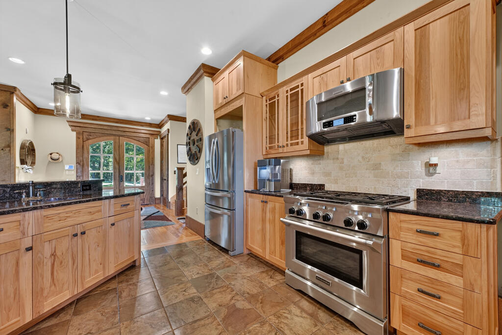 435680 Blue Ridge Active