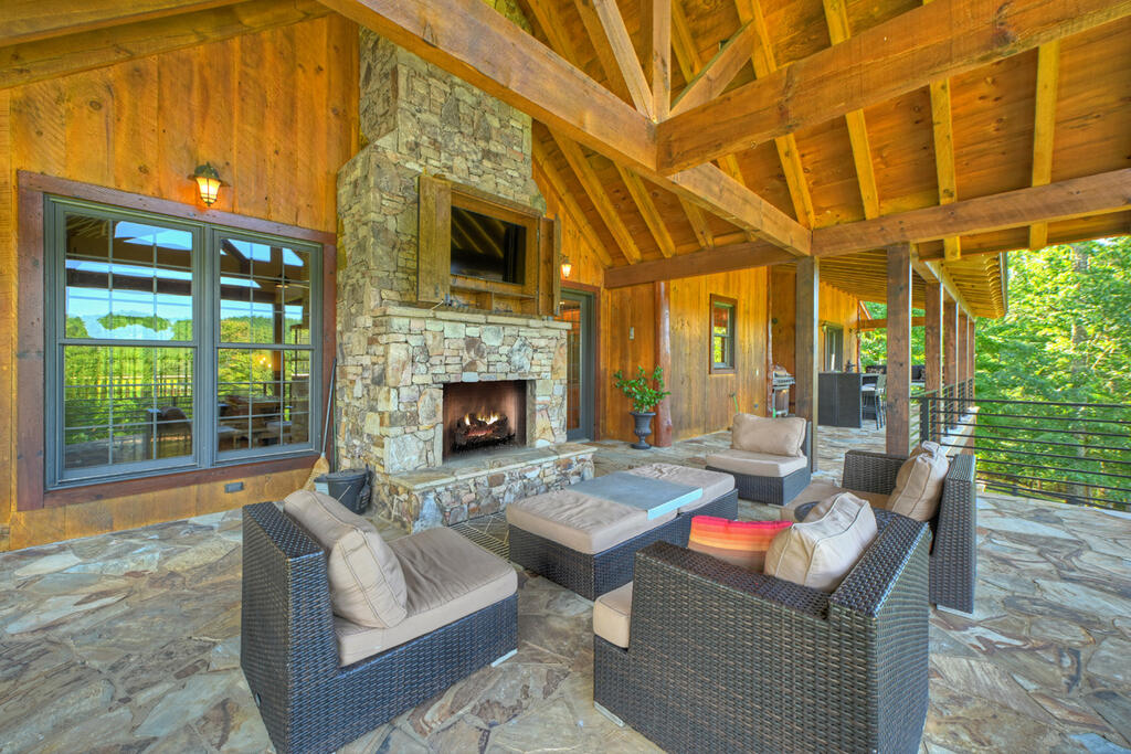 435680 Blue Ridge Active