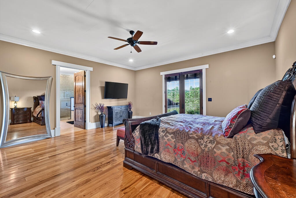 435680 Blue Ridge Active