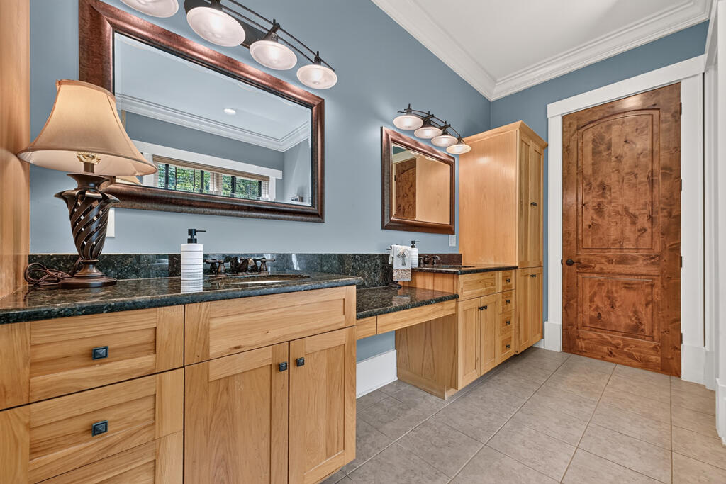 435680 Blue Ridge Active