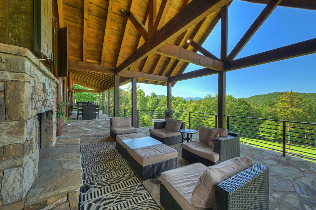 435680 Blue Ridge Active