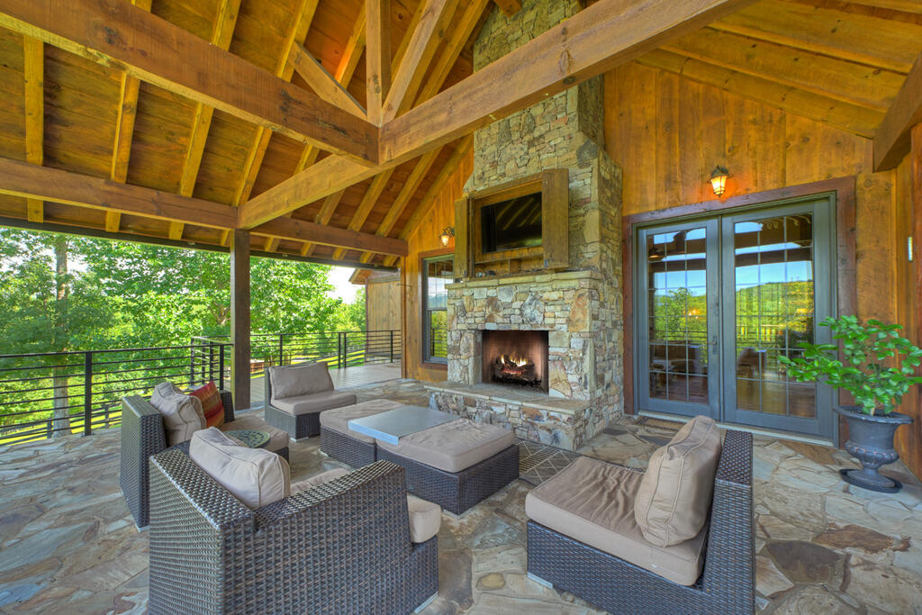 435680 Blue Ridge Active