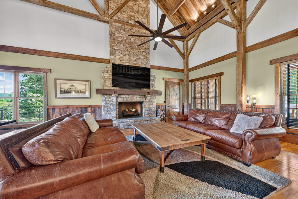 435680 Blue Ridge Active