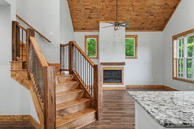 435686 Hayesville Active