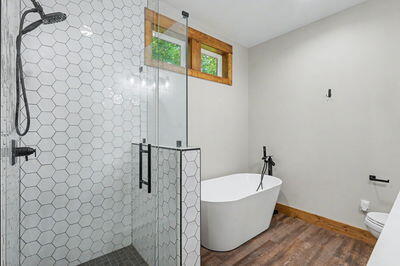 435686 Hayesville Active