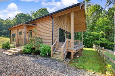435686 Hayesville Active