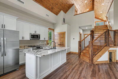 435686 Hayesville Active