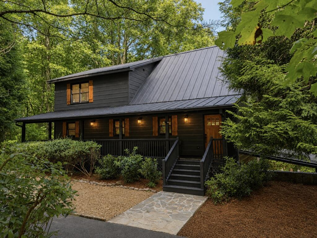 435689 Ellijay Active