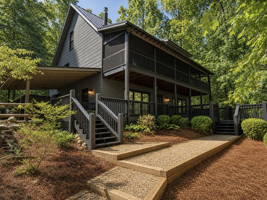435689 Ellijay Active