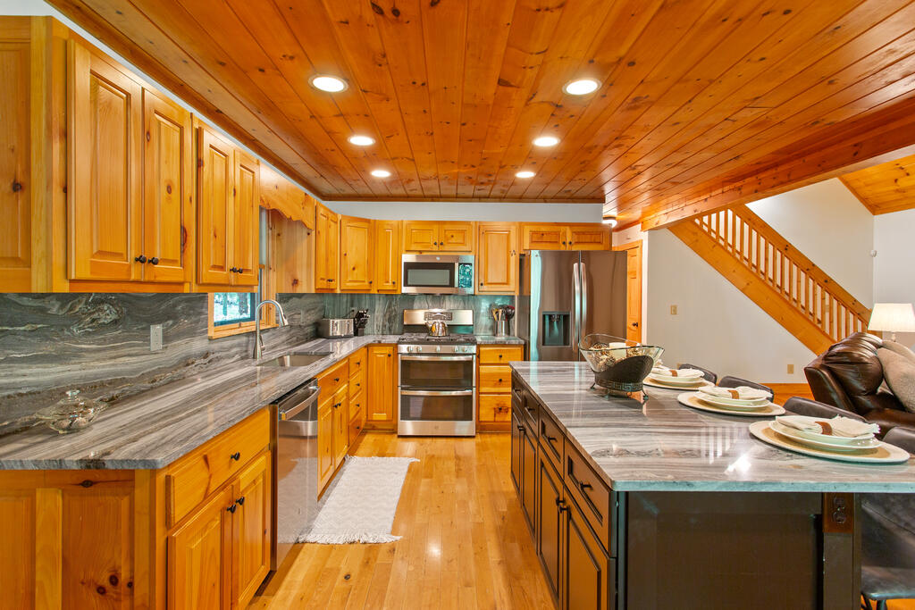435689 Ellijay Active