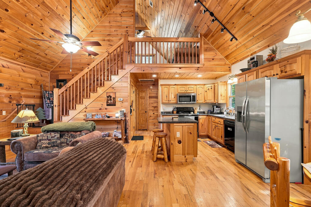 435704 Ellijay Active