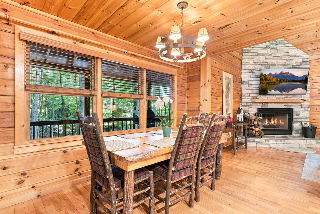 435728 Blue Ridge Active