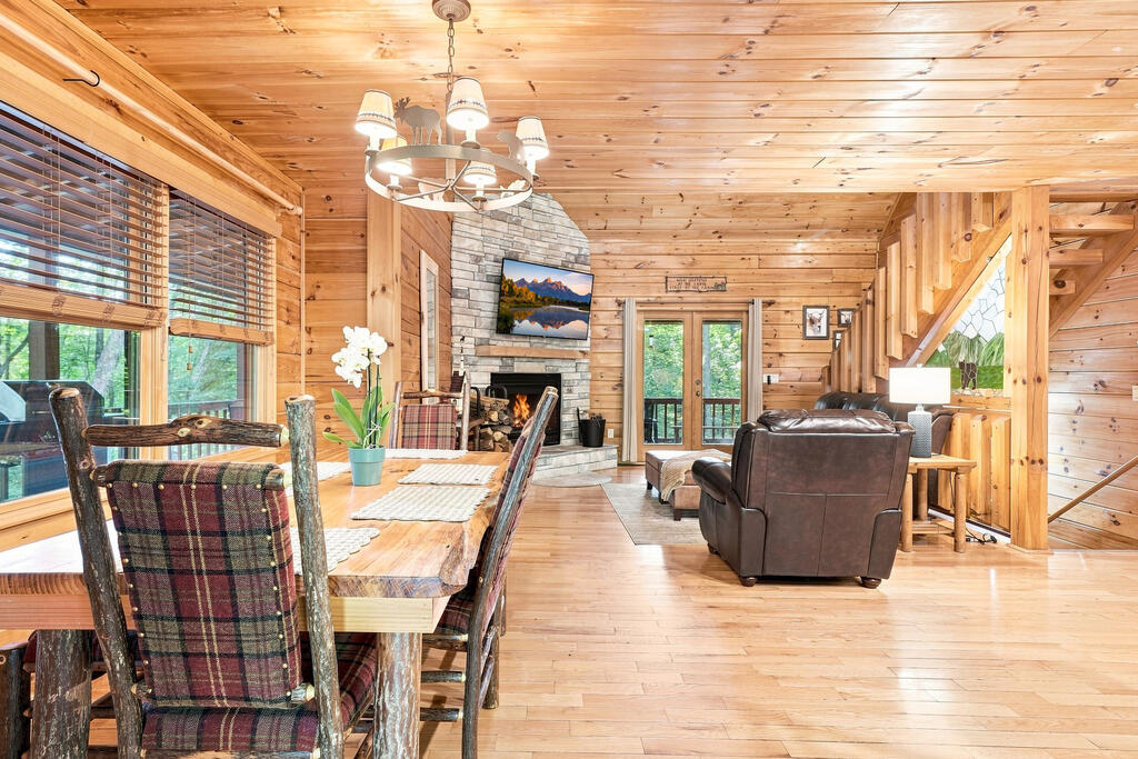 435728 Blue Ridge Active