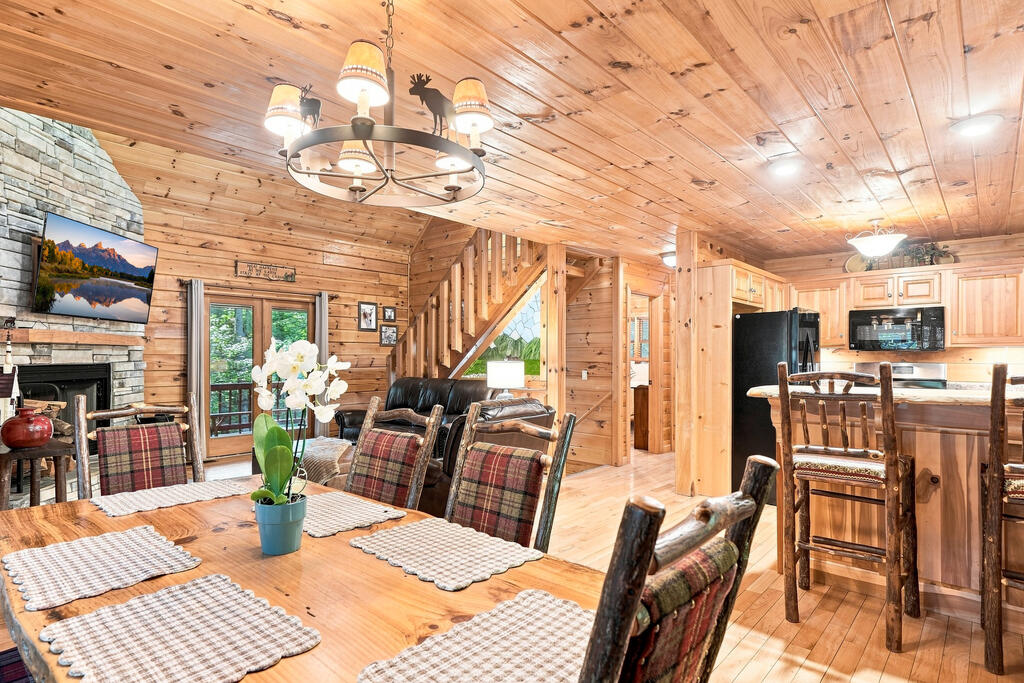 435728 Blue Ridge Active