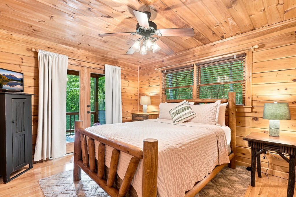 435728 Blue Ridge Active