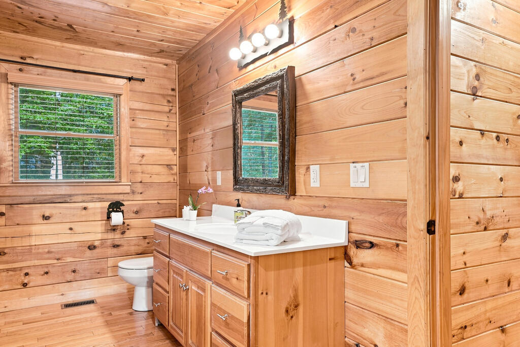 435728 Blue Ridge Active
