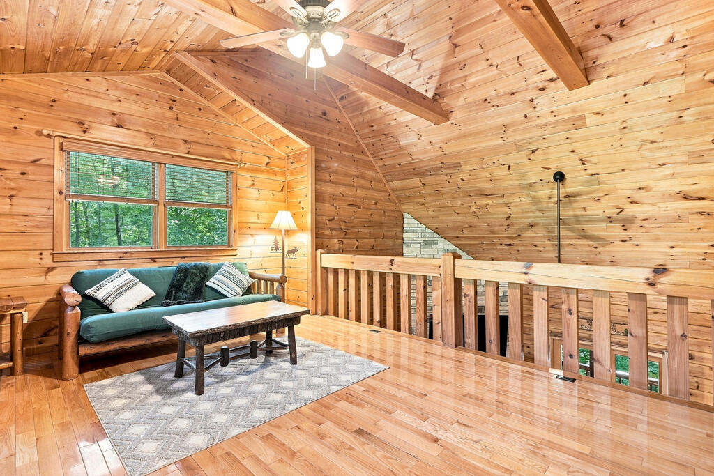 435728 Blue Ridge Active