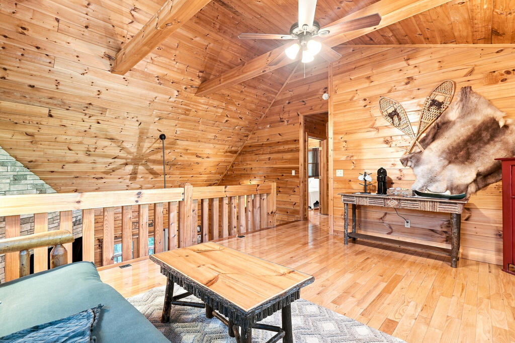 435728 Blue Ridge Active
