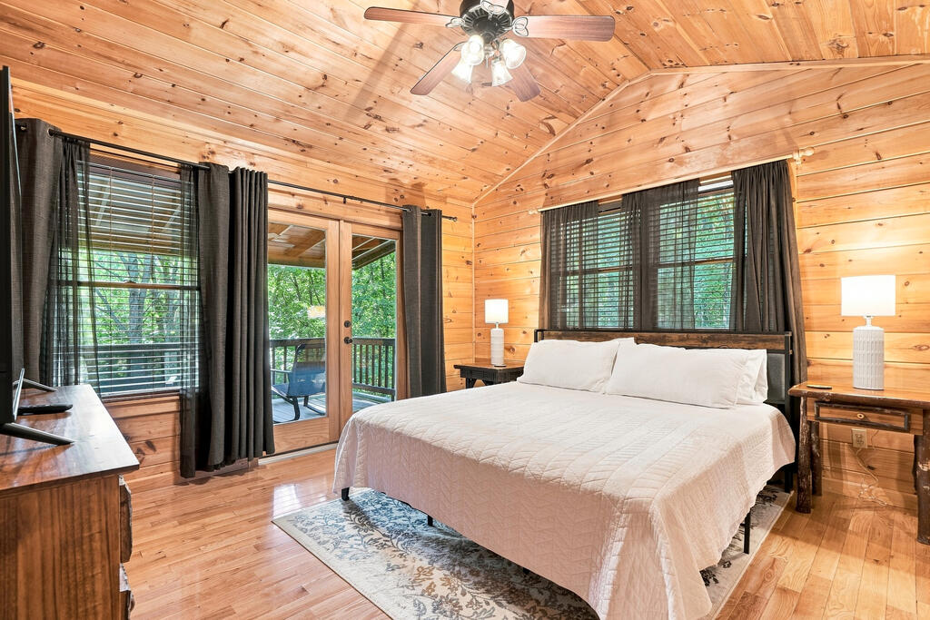 435728 Blue Ridge Active