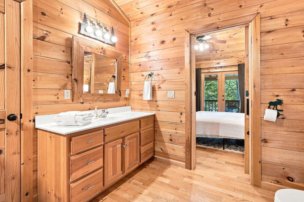 435728 Blue Ridge Active