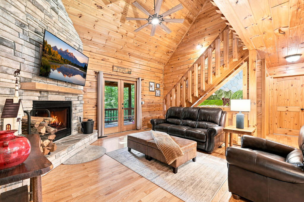 435728 Blue Ridge Active