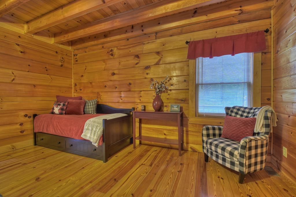 435733 Mineral Bluff Active