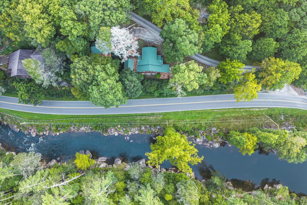 435736 Blue Ridge Active