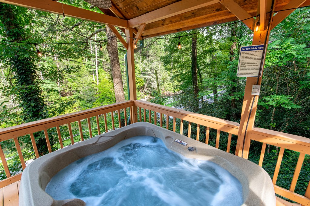 435736 Blue Ridge Active