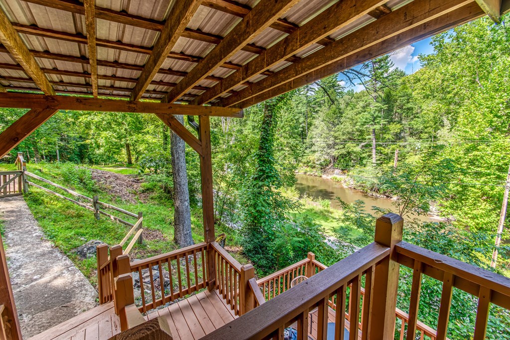 435736 Blue Ridge Active