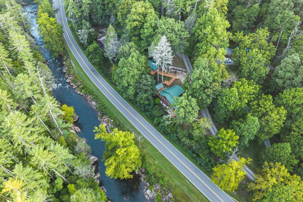435736 Blue Ridge Active