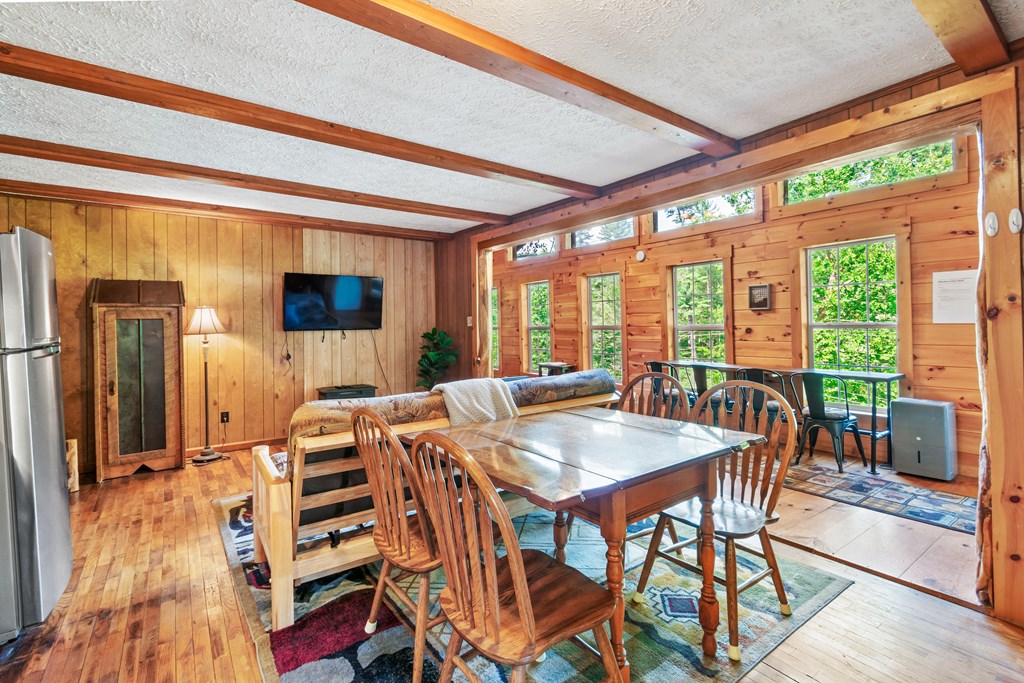 435736 Blue Ridge Active