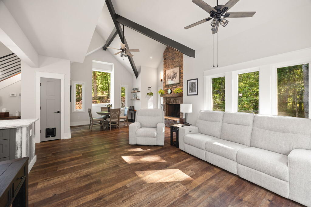 435744 Ellijay Active