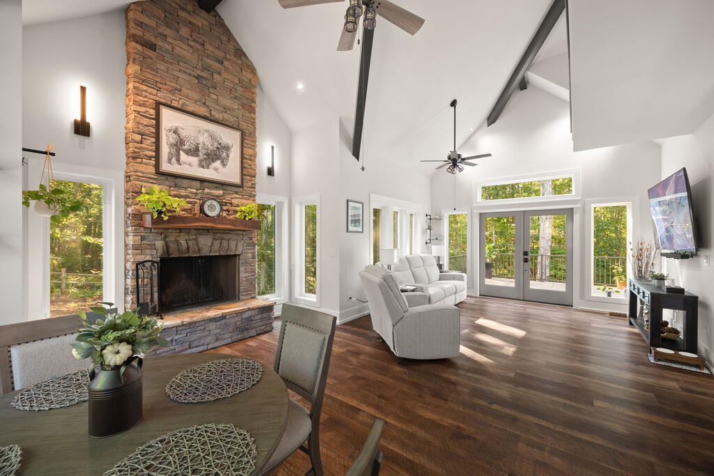 435744 Ellijay Active