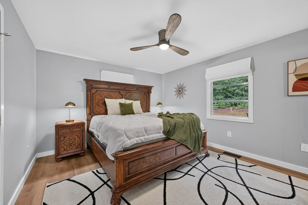 435760 Blue Ridge Active