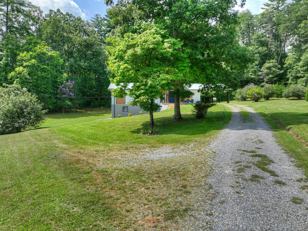 435760 Blue Ridge Active