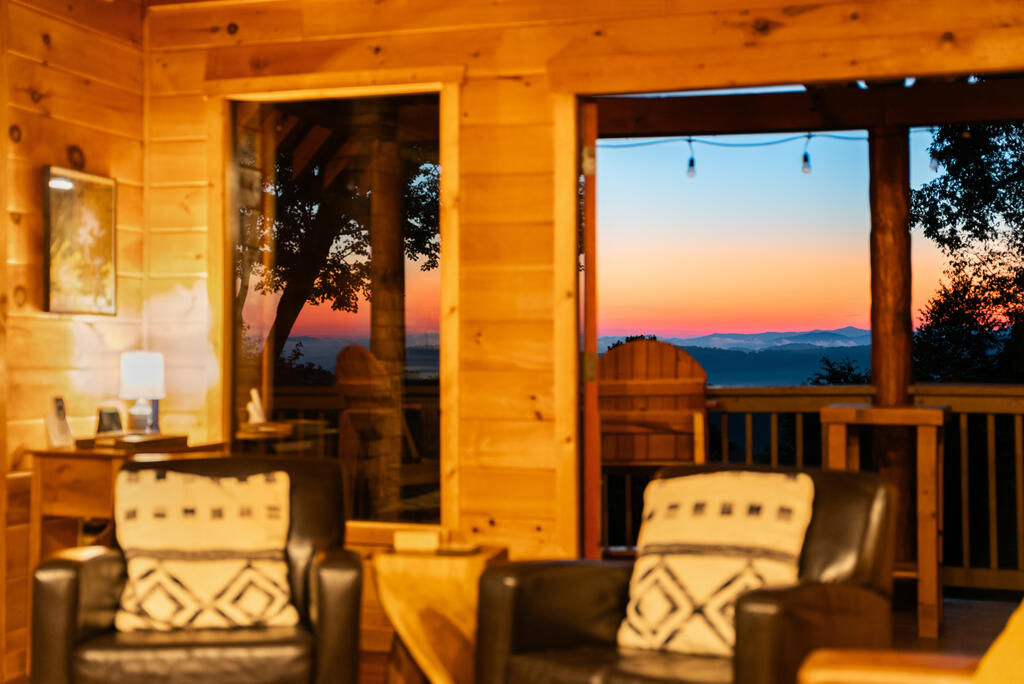 435768 Blue Ridge Active