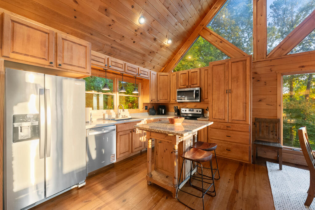 435768 Blue Ridge Active