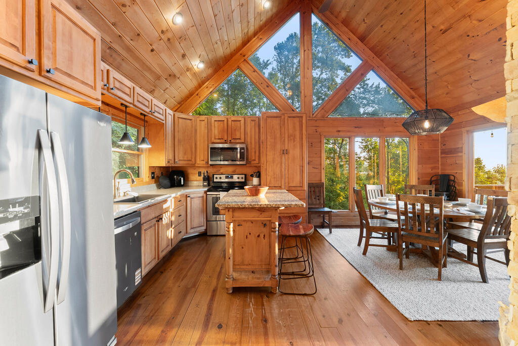 435768 Blue Ridge Active