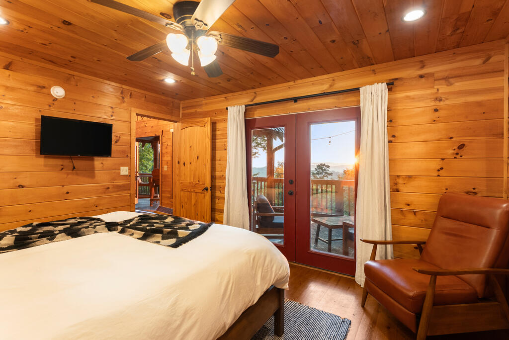 435768 Blue Ridge Active
