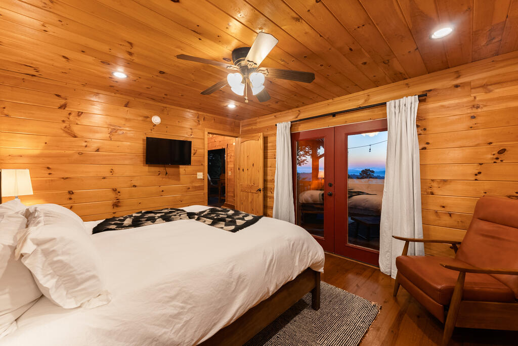 435768 Blue Ridge Active