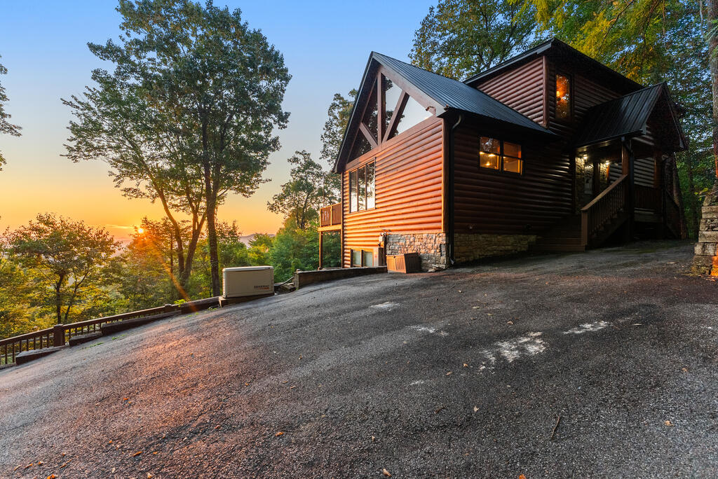 435768 Blue Ridge Active