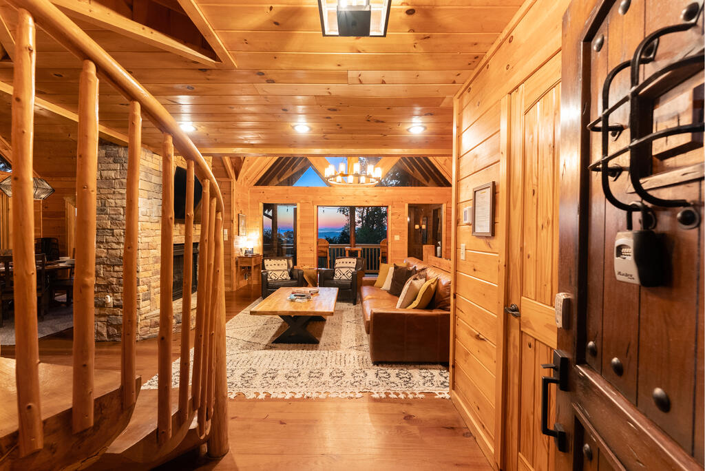 435768 Blue Ridge Active