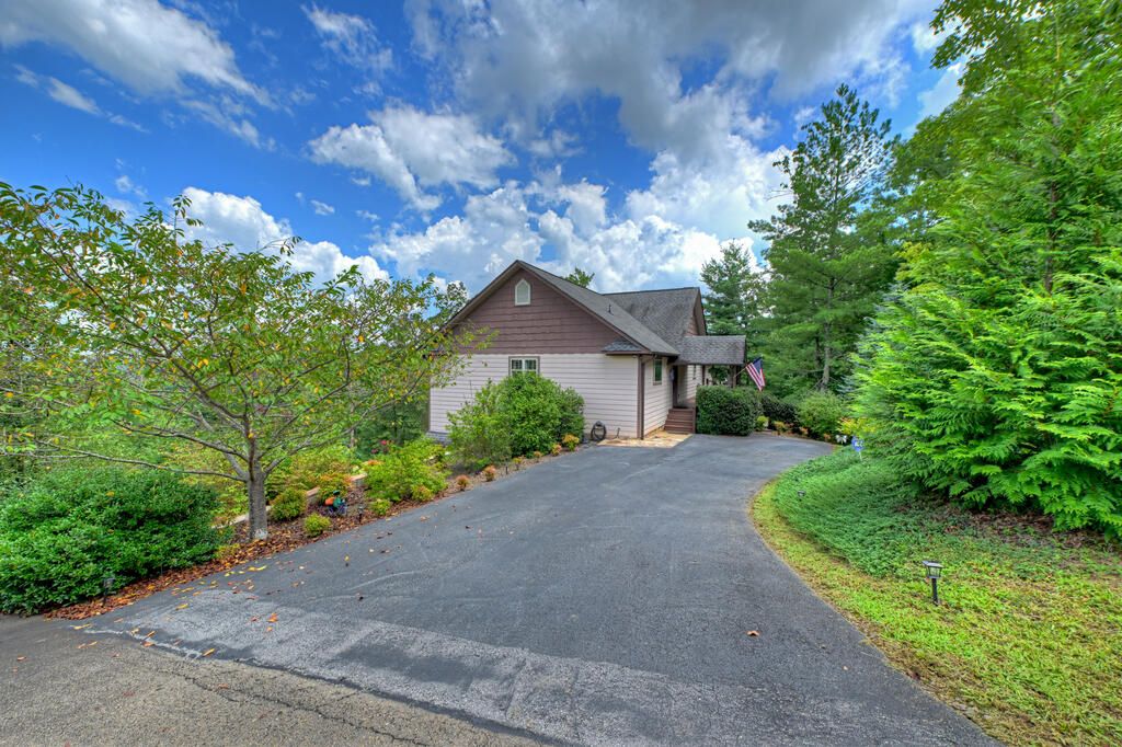 435774 Blue Ridge Active