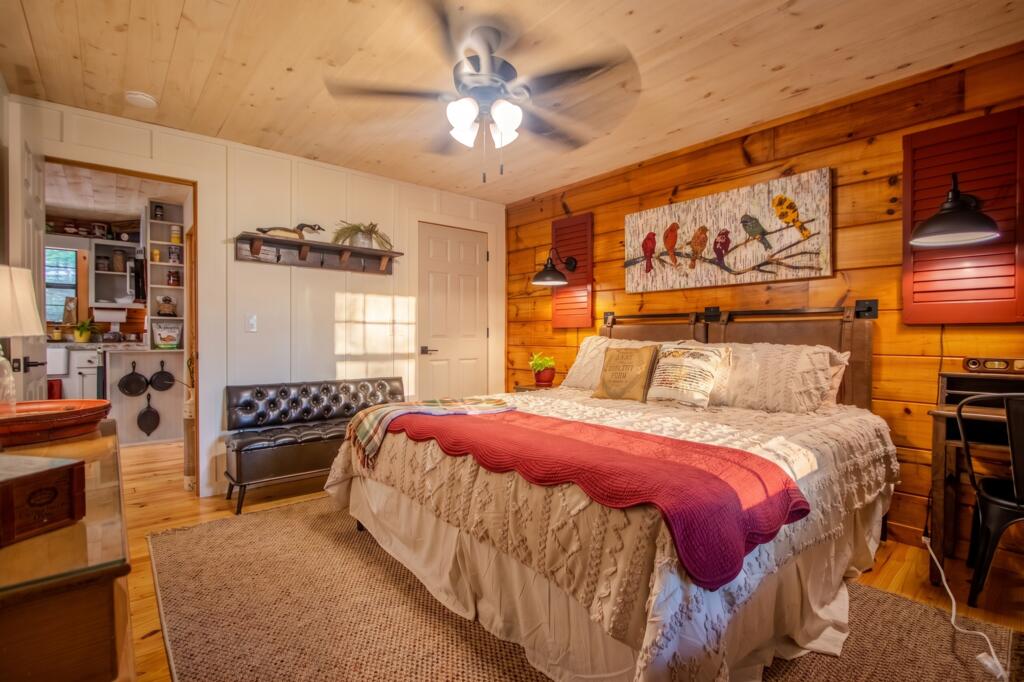 435781 Blue Ridge Active