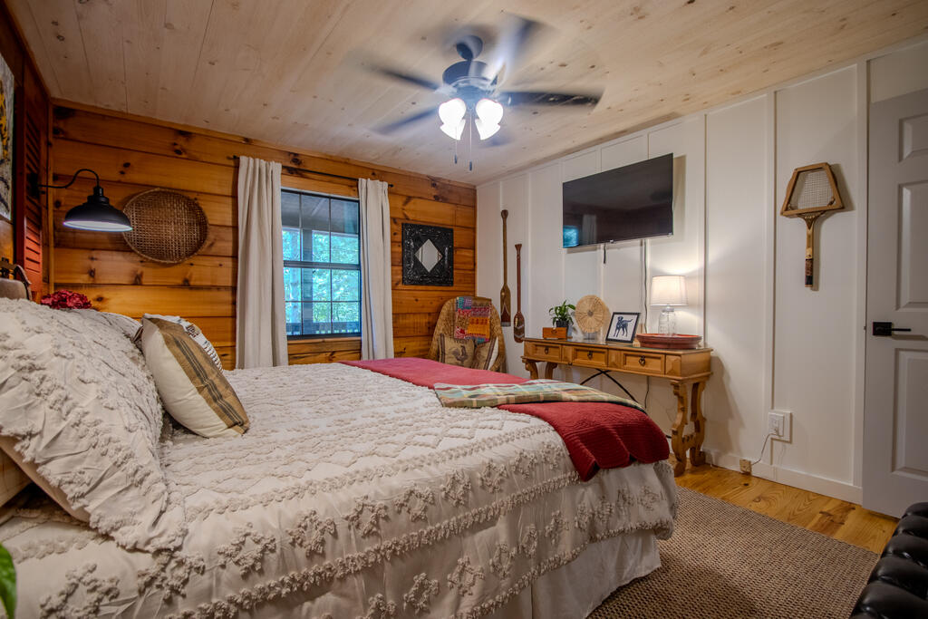 435781 Blue Ridge Active